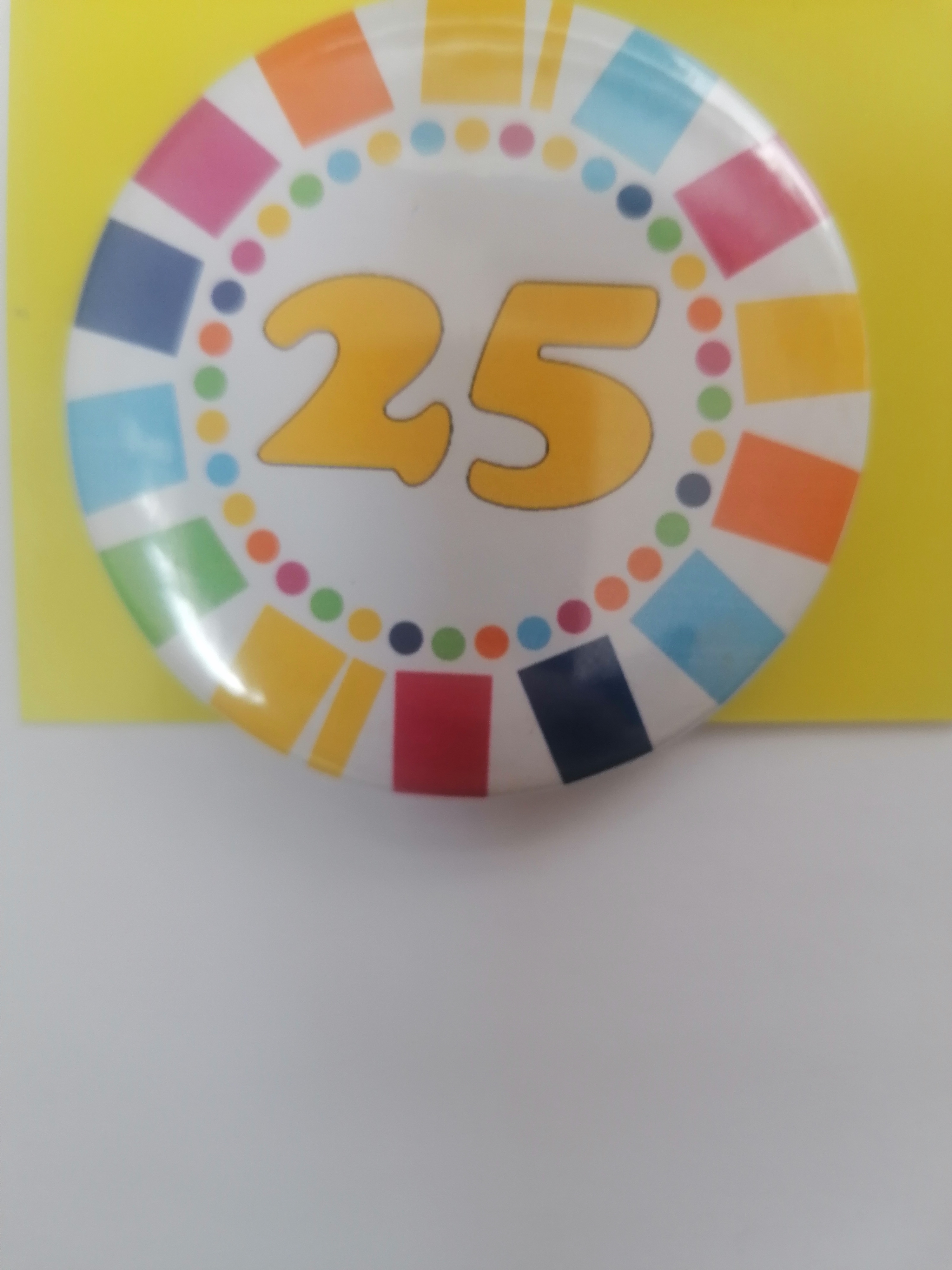 Party kitűző 25-ös szülinapi születésnapra