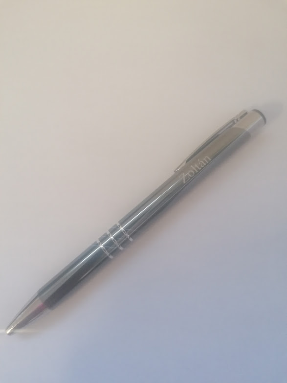 Neves feliratos gravírozott szürke  fém toll - Zoltán
